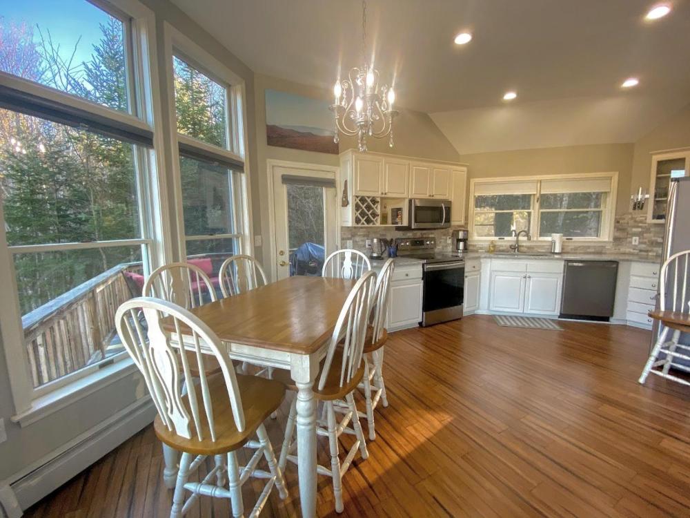 E7 Sunny Bretton Woods private home next to the slopes of Bretton Woods Hot Tub, Wifi